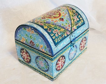 Hand Painted Mango Wood Trinket Chest, Floral Design, Indian Decor (19.7cm)
