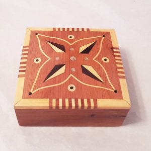 Square vintage wooden trinket box, hand decorated in Morocco with an inlaid mother of pearl flower marquetry design-11.8cm