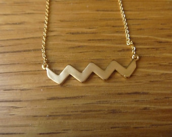 Graphic geometric gold necklace