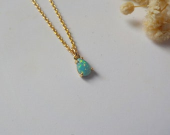 Tiny Opal Necklace, Gold Opal Choker, Dainty Opal, Delicate Opal, Minimalist Necklace, Gold Opal Necklace, Bridesmaid gift, gifts for her