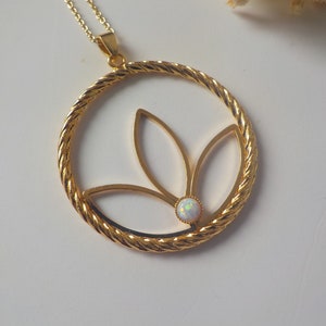 Opalblatt Halskette, Lotus Halskette, Opal Lotus, Opal Halskette, minimalistische Halskette, vergoldete Halskette