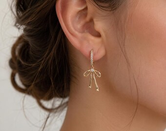 Knotenohrringe, zarte Ohrringe, minimalistische Ohrringe, rhodinierter Goldschmuck, romantischer Schmuck