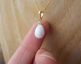 Tiny Opal Necklace, Gold Opal Choker, Dainty Opal, Delicate Opal, Minimalist Necklace, Gold Opal Necklace, Bridesmaid gift, gifts for her