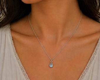 Tiny Opal Necklace, Gold Opal Choker, Dainty Opal, Delicate Opal, Minimalist Necklace, Gold Opal Necklace, Bridesmaid gift, gifts for her