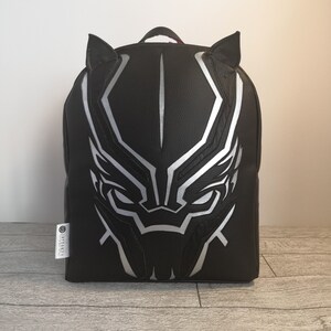 Sac à dos sur le thème BLACK PANTHER, un excellent sac de rentrée ou un cadeau unique, avec un imprimé africain