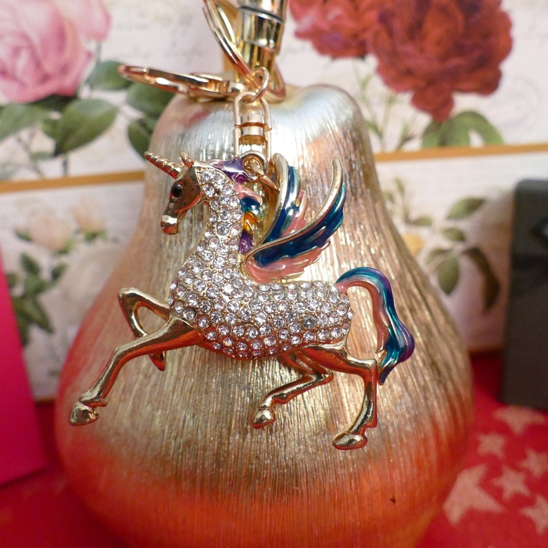 A Beautiful Diamante unicorn keyring Rhinestones Charm Pendant Purse Bag Key Ring Chain Keychain Gifts