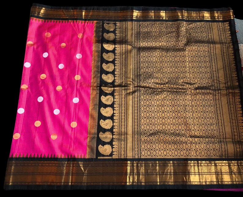 Pure Gadwal Handloom Silk Saree Pure Silk Saree RaniZaver Saree Gadwal Pure Silk Saree in Pink and Black Border