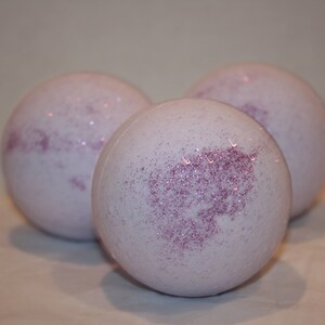 Handmade Bath Bombs - Buy 4 get 1 free!
