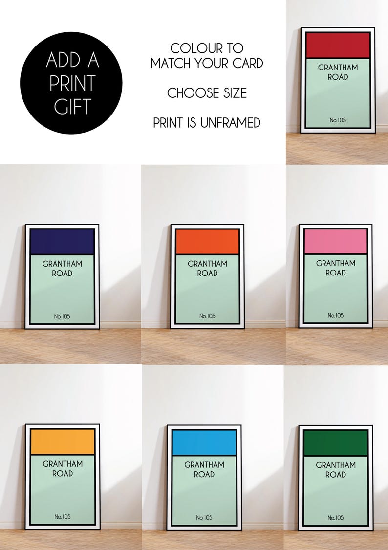 Pu&ograve; includere: Un set di nove stampe d'arte stampabili che presentano un design minimalista di un cartello stradale con il testo "Grantham Road" e il numero "105". Le stampe sono disponibili in una variet&agrave; di colori, tra cui rosso, arancione, giallo, verde, blu, rosa e blu navy.