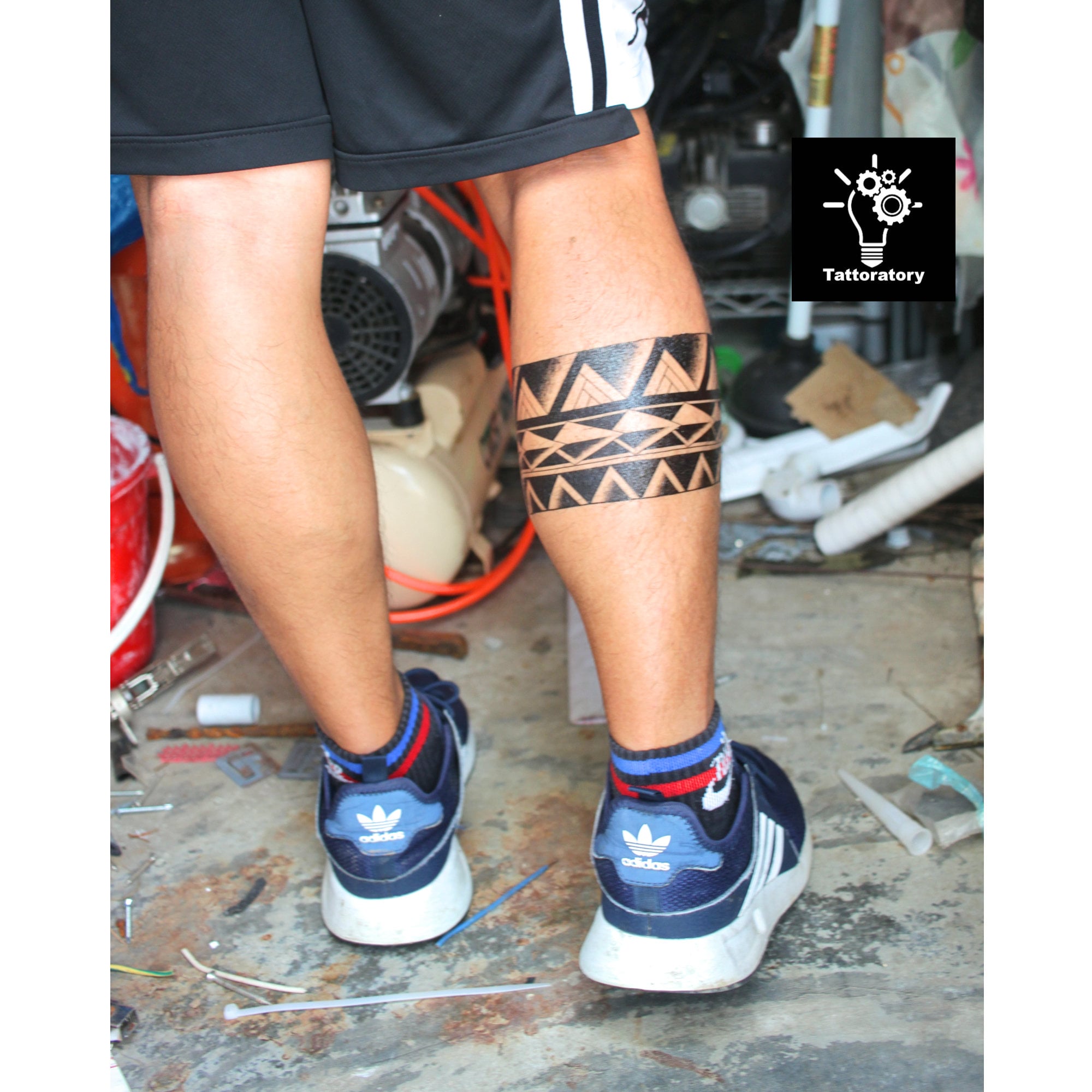 Aggregate 152+ leg band tattoo latest