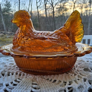 Vintage Mosser Amber Slag Hen on Nest