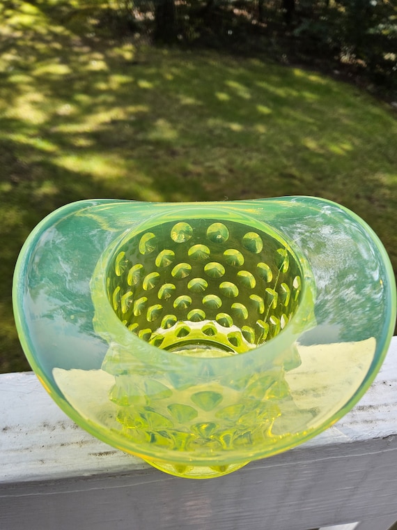 Fenton トパーズオパールセントホブネイル トップハット ウランガラス Fenton トパーズオパールセントホブネイル トップハット ウラン