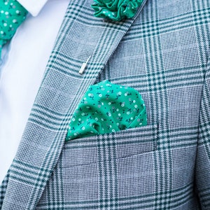 Fazzoletto da taschino verde con fiori, Fazzoletto da taschino fatto a mano, Matrimonio, Abiti da sposo, Fazzoletto da taschino floreale, Fazzoletto da taschino per matrimonio, Regali