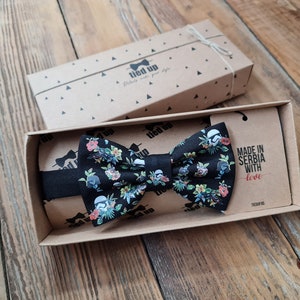 STAR WARS Bow Tie, Floral Srar Wars Bow tie, Storm Trooper Bow tie, BB-8 Bow tie, Bow tie for men, Bow tie for kids, Bow tie for women