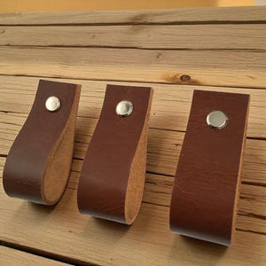 Tirador de cajón de cuero hecho a mano: tirador minimalista para gabinete, herraje para puerta de granero