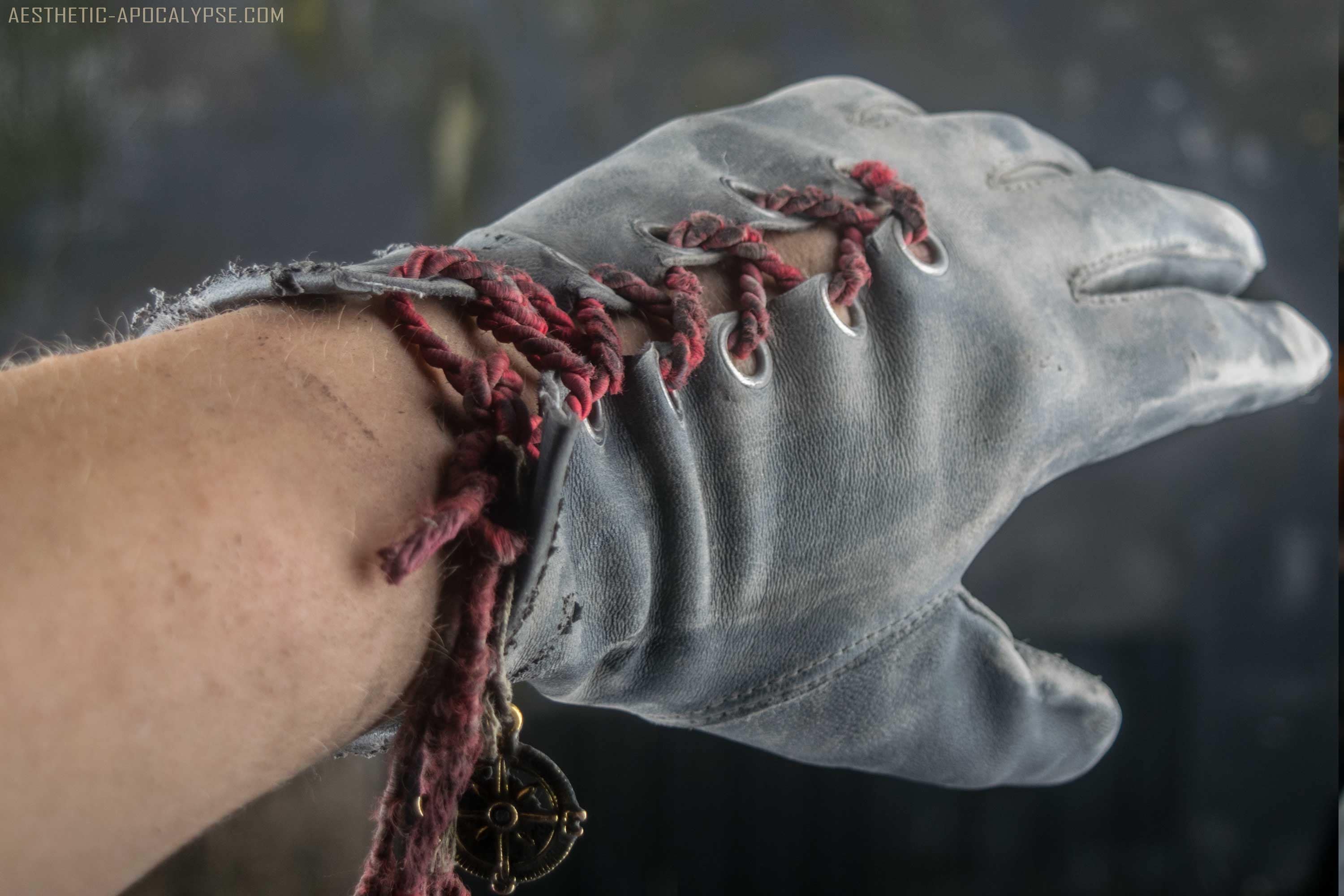 Sacrificio Disfraces Igualmente Apocalyptic gloves - Etsy España