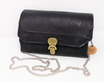 Schwarze Handtasche mit tollen Details und schicker, austauschbarer Kette, Unikat