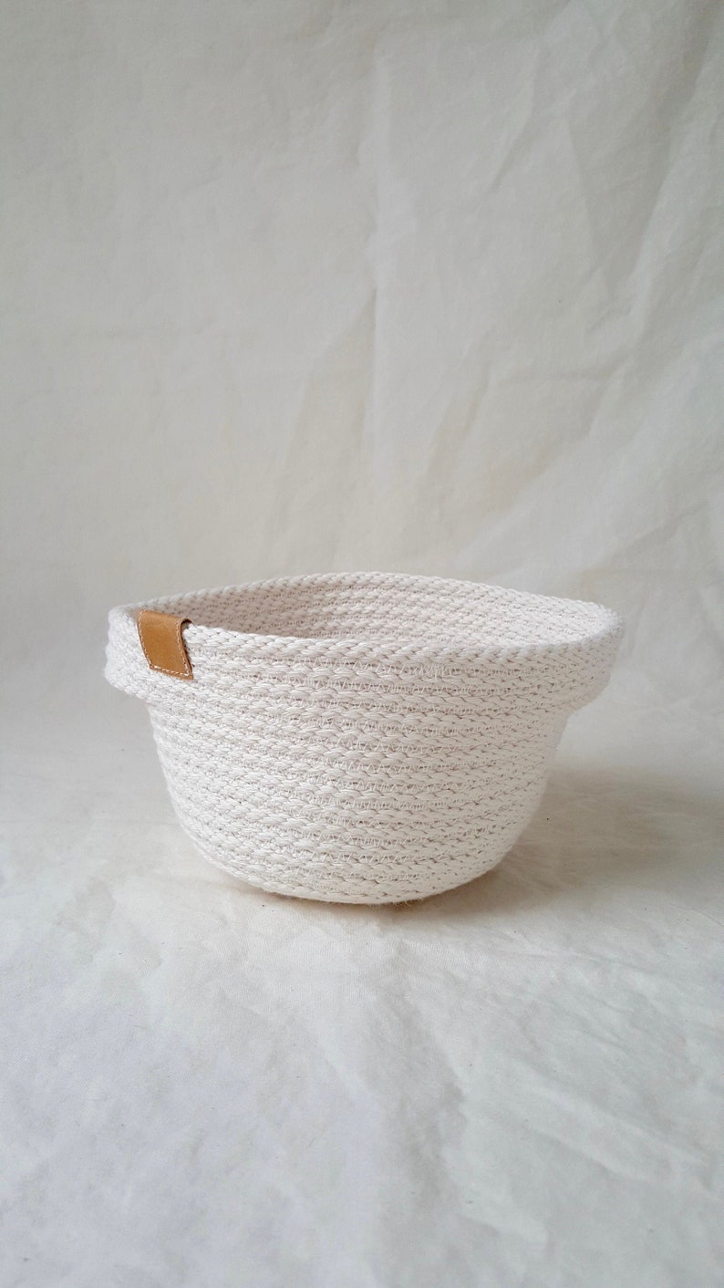 Handmade Rope Basket Small Rope Bowl Vegan Leather Cotton Rope Natural Organizer Storage Boho Home Decor Nursery image 1