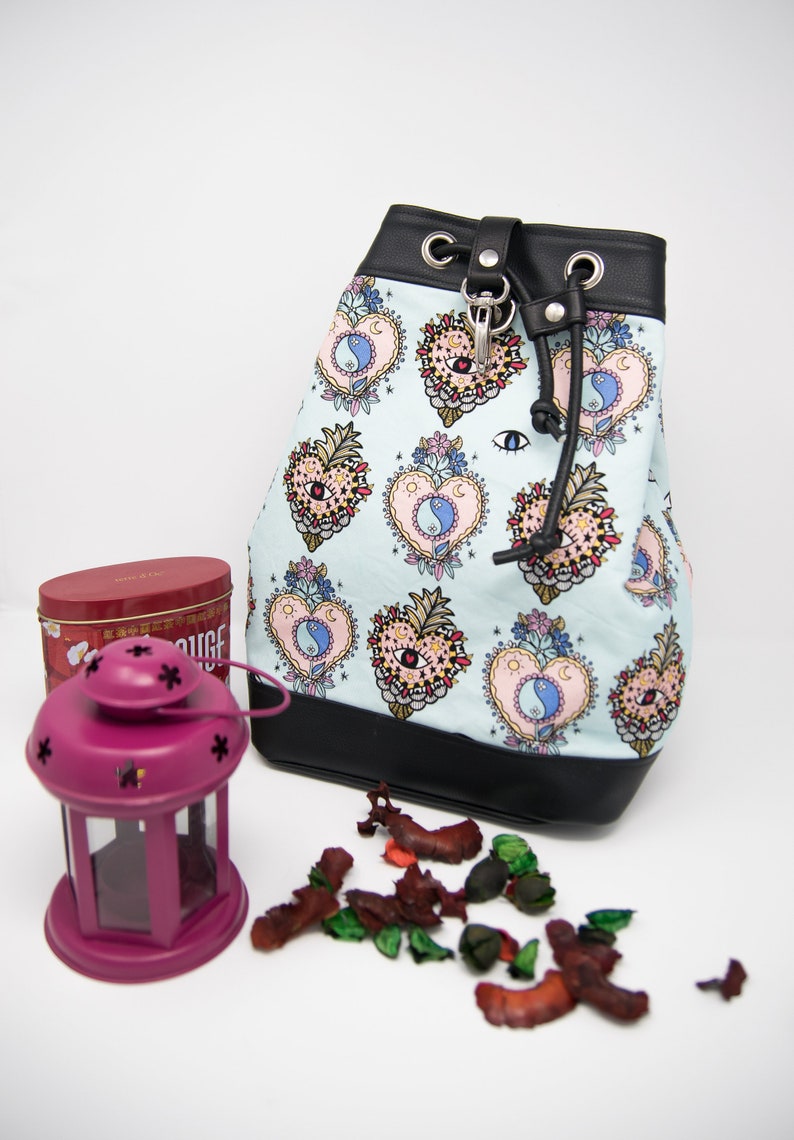 Bucket bag or comfortable backpack in cotton twill and eco leather