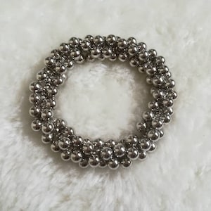Bracelet with balls - silver