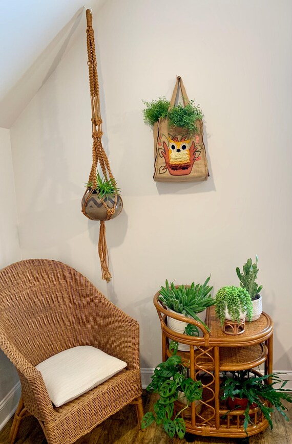 Vintage Jute Owl Shoulder Bag: Handmade Boho Purse View 6