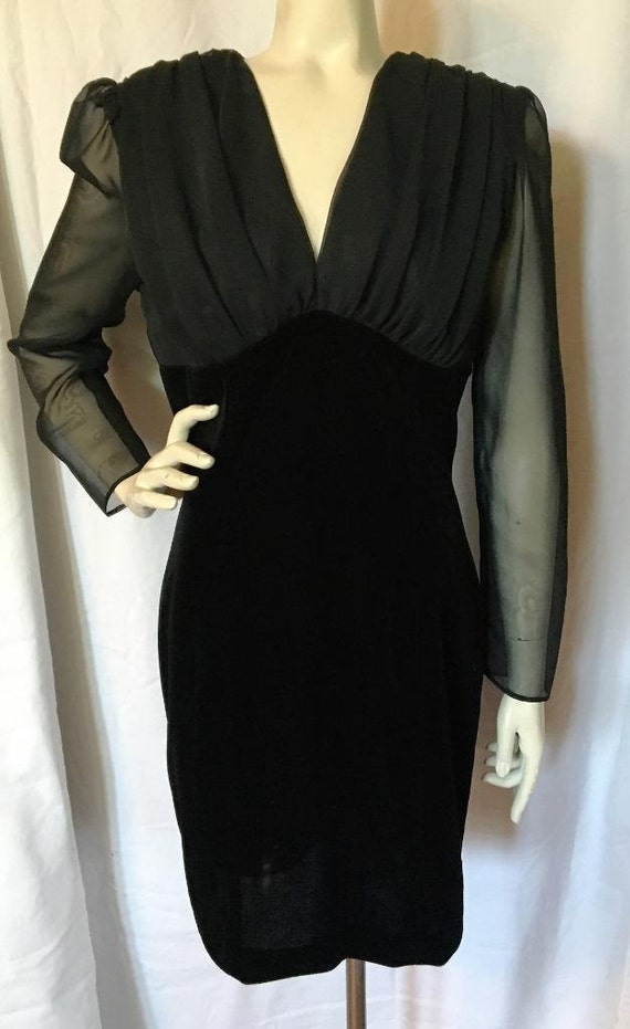classic cocktail dresses with sleeves