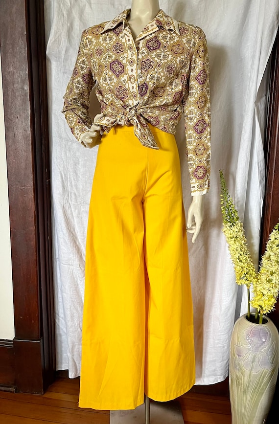 Vtg 60's 70’s Elephant bell bottoms, bright yellow