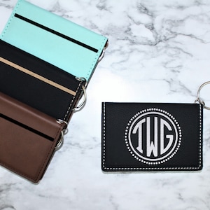 Monograma llavero de cuero cartera titular de la tarjeta de identificación / negro y plata metalizado frustrado / regalo único del día de la madre para ella