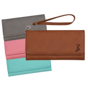 Cartera de mujer personalizada de piel sintética con correa / Cartera minimalista moderna / Regalo único del Día de la Madre para ella