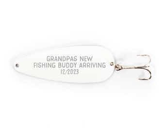 Grand-père nouveau compagnon de pêche avec date | Faire-part de grossesse pêche | Cuillère de leurre de pêche blanche personnalisée gravée au laser