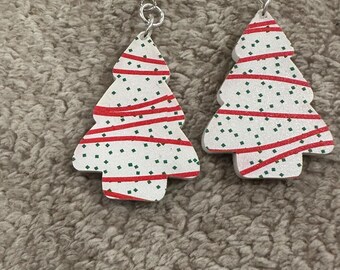 snack cake dangle earrings. 2 different sizes. 1.75” & 1.2”.