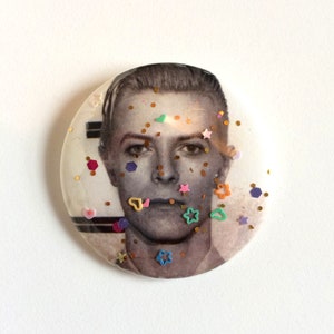 David Bowie Glitter Magnet - 2.25&quot; Fridge Magnets - David Bowie - Valentines Day Gift - Birthday Gift Idea and Party Favors - FREE SHIPPING