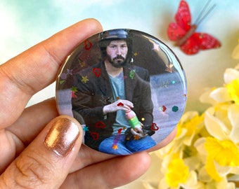 Broche de glitter do Keanu Reeves triste - Botão artesanal de 5,7 cm (2,25")