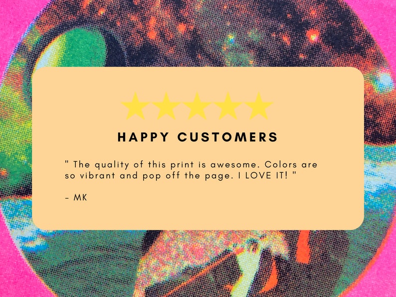 K&ouml;nnte beinhalten: F&uuml;nf gelbe Sterne mit dem Text "HAPPY CUSTOMERS" dar&uuml;ber und eine Kundenbewertung, die lautet: "Die Qualit&auml;t dieses Drucks ist fantastisch. Die Farben sind so lebendig und springen von der Seite. Ich LIEBE ES!" - MK