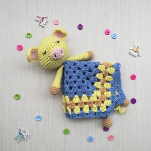 Crochet pattern first toy Piggy as baby shower gift, DIY cotton comforter Pig as toy for sleep English PDF