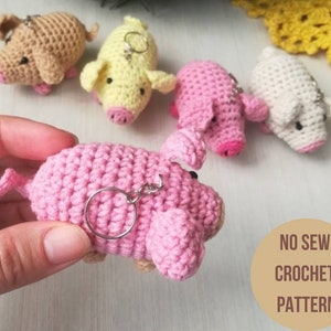 Crochet pattern keychain Pig, how to do mini toy Piggy as no sew gift