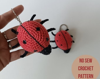 Llavero de mariquita con patrón de ganchillo sin costuras, instrucciones en PDF en inglés. Cómo hacer un pequeño regalo de escarabajo.