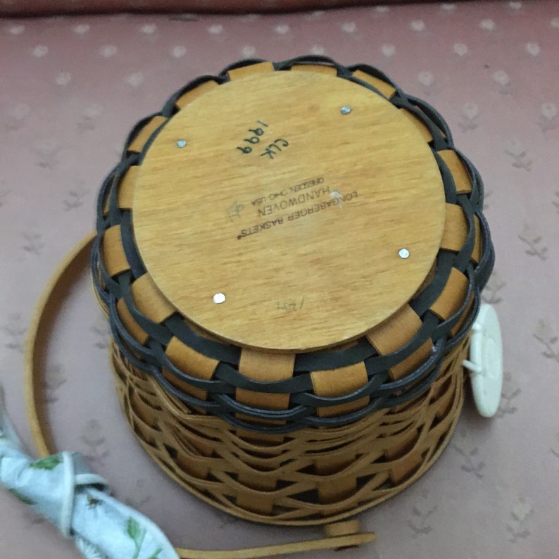 Handle tie. Longaberger Daisy Basket with Tie-On