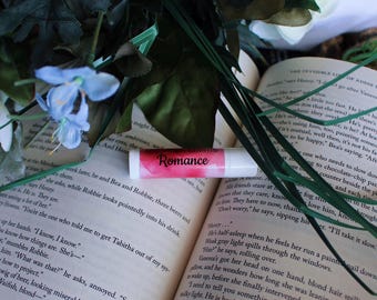 PROMOÇÃO Bálsamo labial Romance (SÉRIE GÊNERO)
