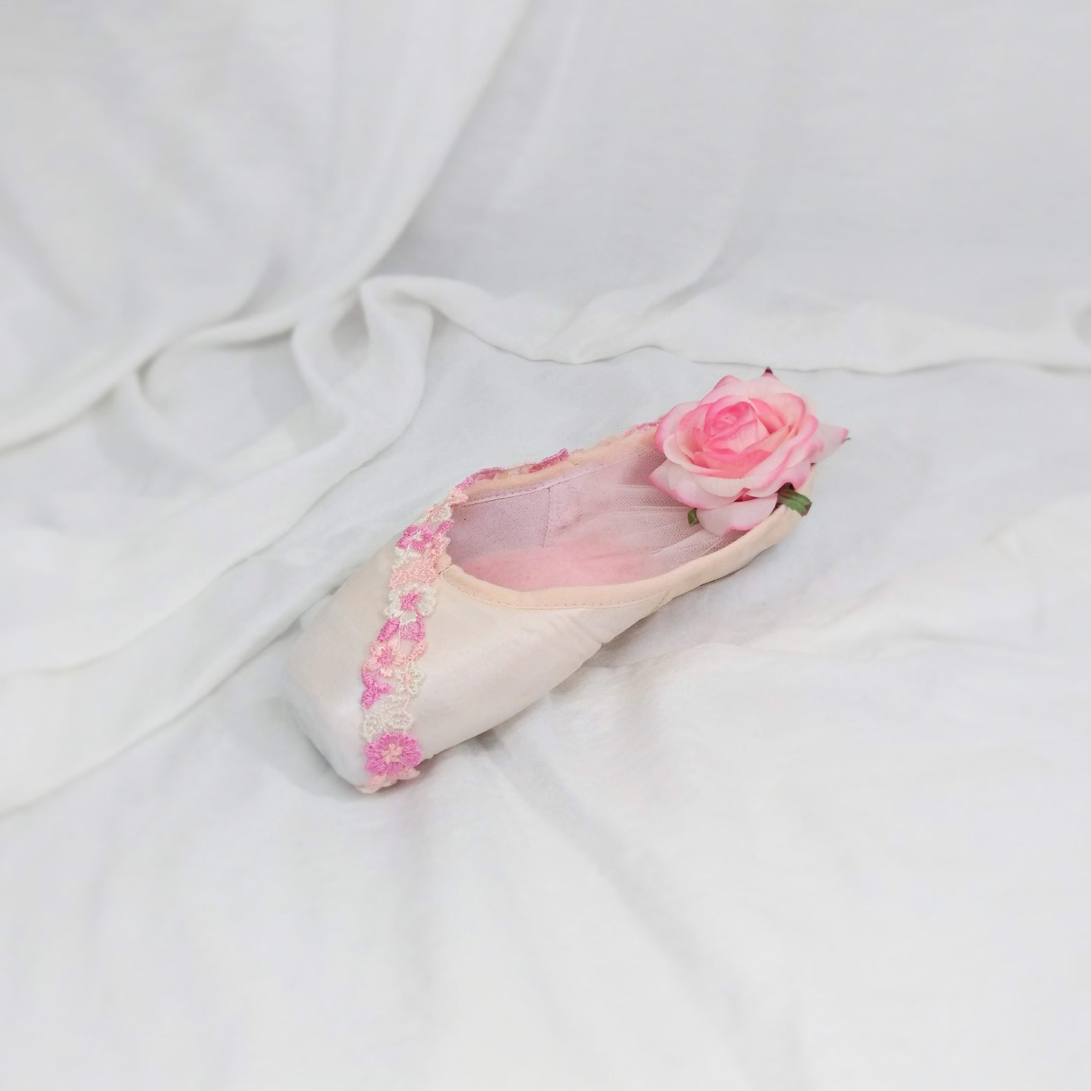 pretty in pink sugar plum fairy decorated pointe shoe, upcycled ballet gift, dancer décor, upcycled pointe shoe