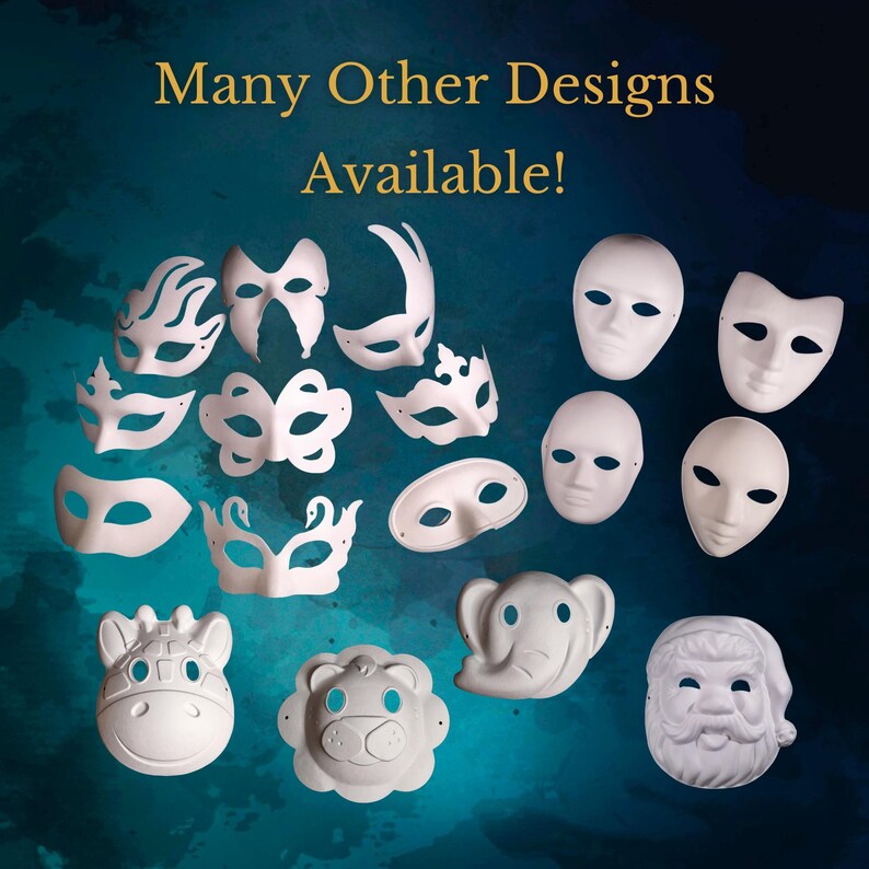 Pu&ograve; includere: Una collezione di maschere di cartapesta bianca vuote, tra cui maschere di animali, maschere di carnevale e volti umani. Le maschere sono pronte per essere dipinte e decorate.  Many Other Designs Available!