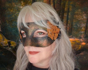 Autumn Forest Masquerade Mask – Woodland Cosplay, Fall Deity Costume, Vegan & Hand-painted