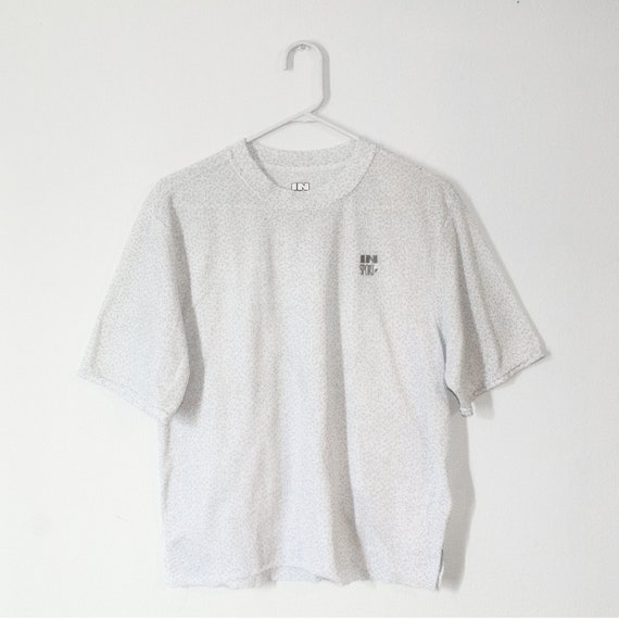 Gray and White Abstract Pattern Tee - image 2