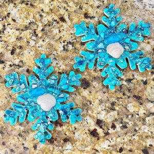 Dark Teal Coastal Sea Glass Snowflake Ornament, Beach House, Crushed Glass Resin, Christmas Ornaments, Xmas Decorations, Snow Decor, Beachy