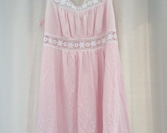 Mistee 1960’s Vintage Baby Pink XO Nylon Lace Nightgown Size Medium, Retro XOXO Nightie, White Lace Chemise, Pinup Lingerie