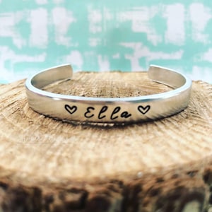 Pulseras para niñas Regalos personalizados para niños, Regalos de Navidad para niñas, Pulsera con nombre para niños, Regalos para hermanas del bebé, Rellenos de medias para