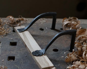 Holdfast with a forged corner, for Φ19mm or 3/4 inch hole.