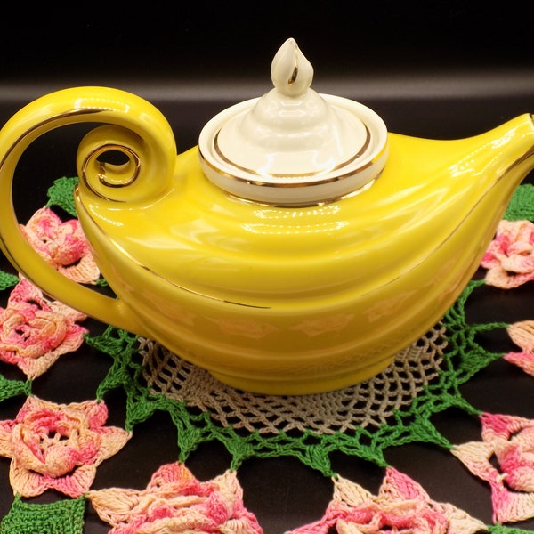 Vintage Hall Yellow Aladdin Design Teapot with Insert 679R Model