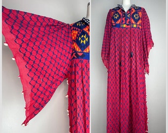 Vintage 1960s Rikma Red Keffiyeh Caftan Dress, Size Small, Angel Sleeves