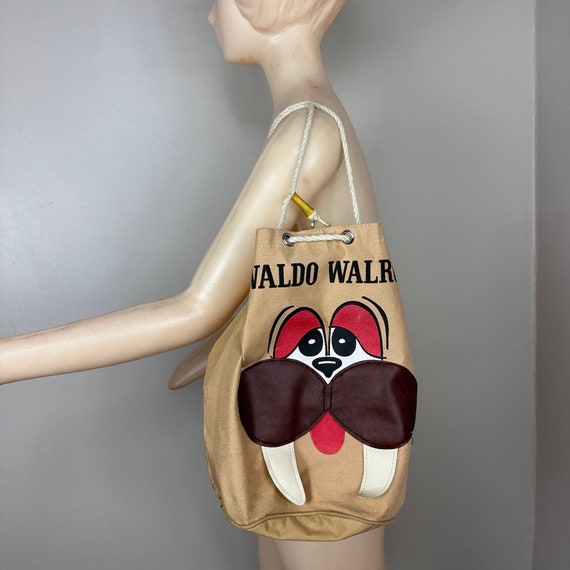 Vintage 1970s/80s Waldo Walrus Novelty Bag, Al-La… - image 1